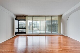 300 N State St in Chicago, IL - Building Photo - Building Photo