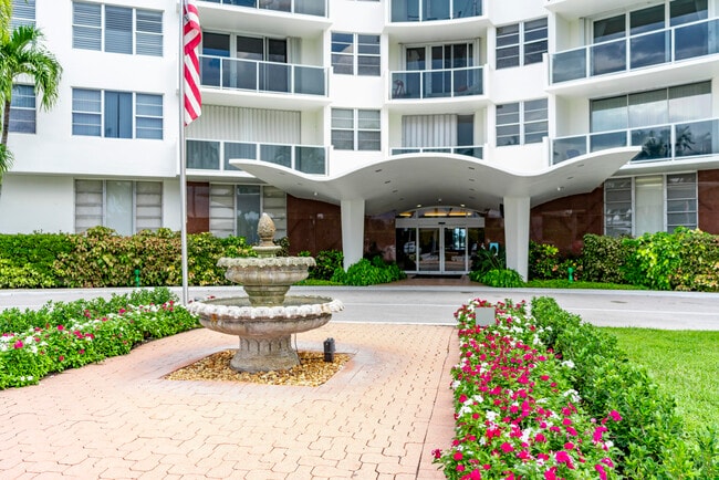 2800 N Flagler Dr in West Palm Beach, FL - Foto de edificio - Building Photo