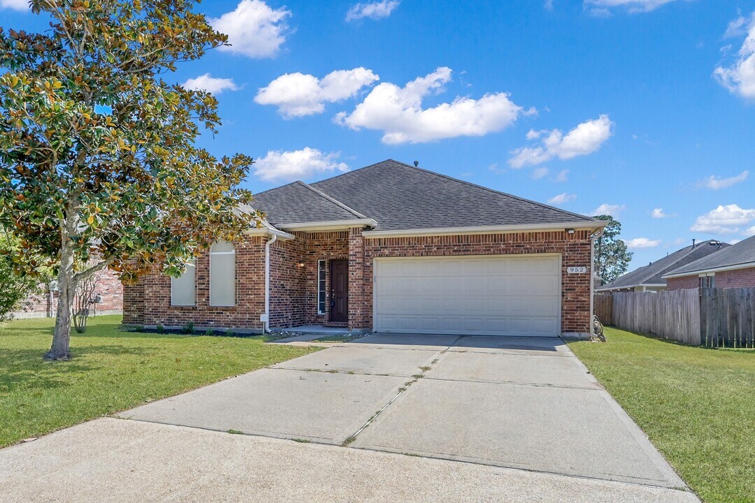 952 Crannog Way in Conroe, TX - Building Photo
