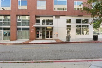 285 W 6th St, Unit 505 in Los Angeles, CA - Foto de edificio - Building Photo