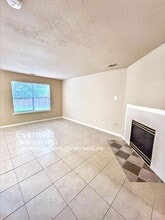 19402 Sandy Woods Dr in Tomball, TX - Building Photo - Building Photo