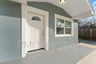 5117 Mallett Dr in Port Richey, FL - Building Photo - Building Photo