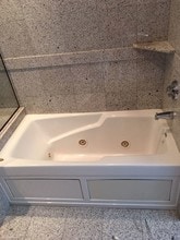 6111 Fifth Ave-Unit -Apt 1B in Pittsburgh, PA - Building Photo - Building Photo