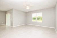 184 Royal Fern Dr in Lake Alfred, FL - Foto de edificio - Building Photo