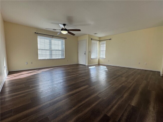 910 NW A St in Bentonville, AR - Building Photo - Building Photo