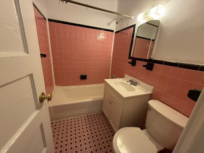 28 Grove St, Unit 28 Grove street in Boston, MA - Building Photo - Building Photo