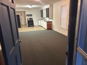 47 Elkins St in Franklin, NH - Foto de edificio - Building Photo