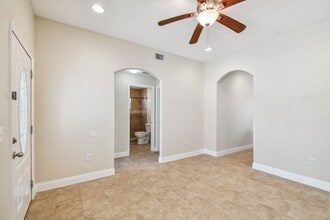 2321 W Beach St in Tampa, FL - Building Photo - Building Photo