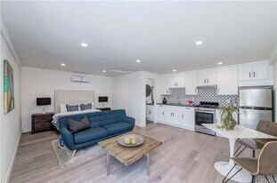 5729 W 76th St, Unit ADU in Los Angeles, CA - Building Photo