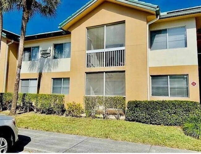 9733 Westview Dr in Coral Springs, FL - Building Photo - Building Photo