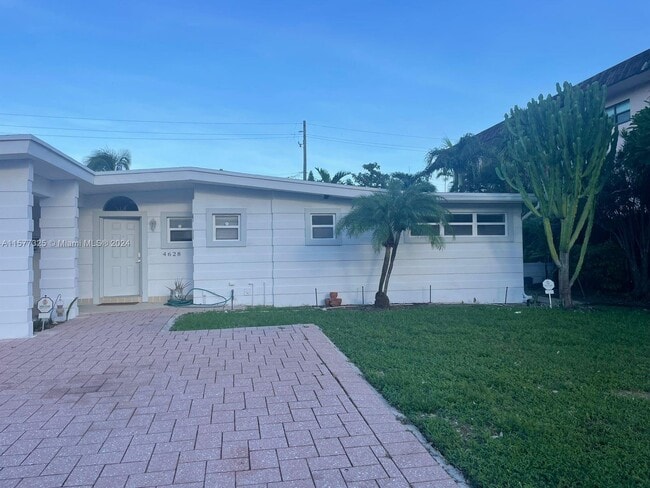4628 Bougainvilla Dr in Lauderdale-by-the-Sea, FL - Building Photo - Building Photo