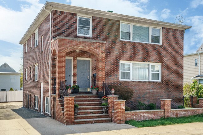 414 Elm St in Kearny, NJ - Building Photo - Building Photo