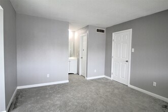 16120 Stuebner Airline Rd in Spring, TX - Building Photo - Building Photo