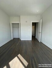 81 Park Dr, Unit 15 in Boston, MA - Building Photo - Building Photo