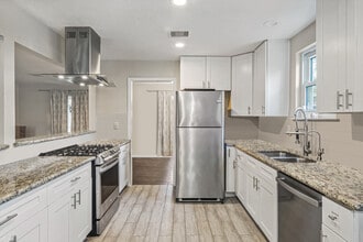 2018 Westlake Rd, Unit A in Houston, TX - Foto de edificio - Building Photo