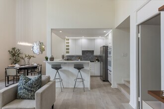 1007 S Catalina Ave in Redondo Beach, CA - Foto de edificio - Building Photo