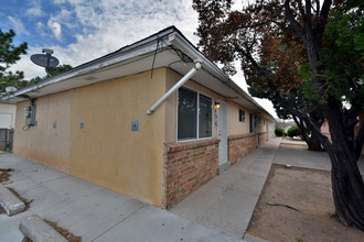 1109 Louisiana SE in Albuquerque, NM - Building Photo - Building Photo