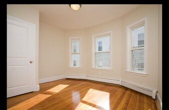 14 Parker Hill Ave, Unit 2T in Boston, MA - Building Photo - Building Photo