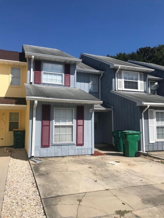 property at 613 Virginia Oak Ct