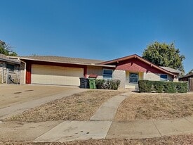 1303 Carla Ave in Arlington, TX - Building Photo