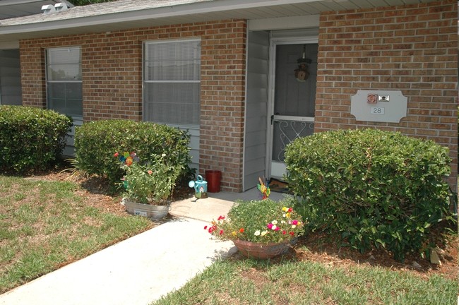 Pearl Lane Apartments in Umatilla, FL - Foto de edificio - Building Photo