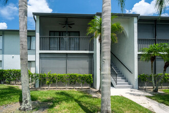 1005 Green Pine Blvd in West Palm Beach, FL - Building Photo - Building Photo