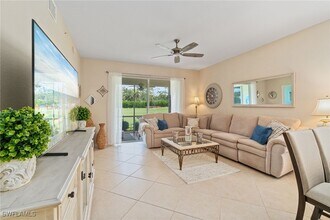 2335 Carrington Ct in Naples, FL - Building Photo - Building Photo