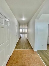 8015 Ellinger Ln in Houston, TX - Building Photo - Building Photo