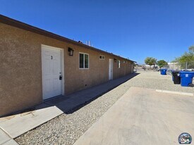 942 E St in Brawley, CA - Building Photo