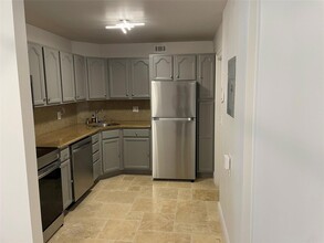 124 NE 19th Ct, Unit 102B in Wilton Manors, FL - Building Photo - Building Photo