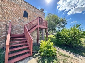 18 Highland Park Ave in Mission, TX - Building Photo