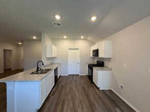 4109 Reese Dr in Mustang, OK - Building Photo - Building Photo