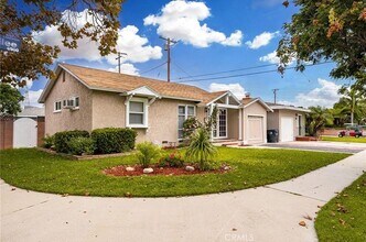 6903 Henrilee St in Lakewood, CA - Building Photo - Building Photo