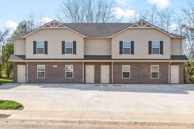 1011 Glenkirk Dr-Unit -D in Clarksville, TN - Foto de edificio - Building Photo