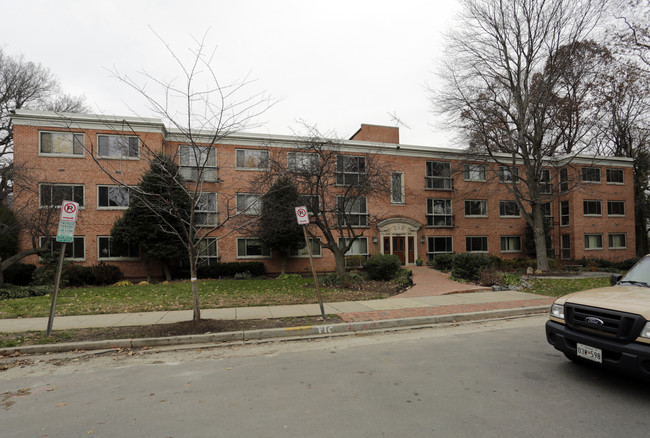 2711 Ordway St NW in Washington, DC - Building Photo - Building Photo