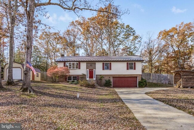 22397 Armstrong Dr in Leonardtown, MD - Building Photo - Building Photo