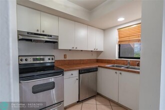 701 NW 19th St in Fort Lauderdale, FL - Foto de edificio - Building Photo