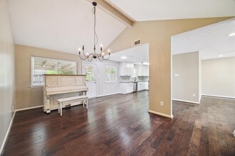 5847 Bitternut Dr in Houston, TX - Building Photo - Building Photo