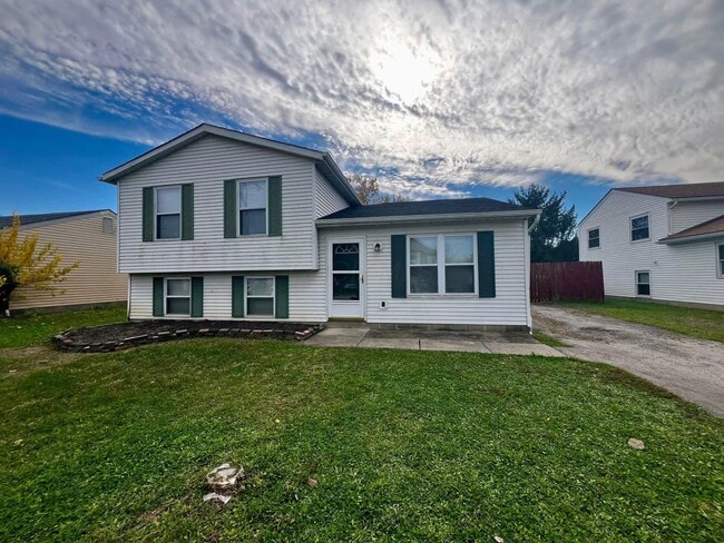 1597 Rock Creek Dr in Grove City, OH - Building Photo - Building Photo