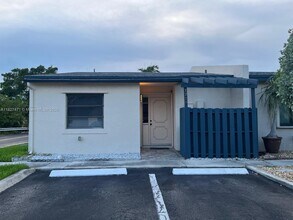 1710 NW 92nd Ave in Pembroke Pines, FL - Building Photo - Building Photo