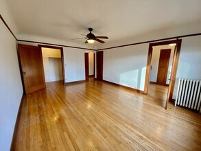 Parkway Apartments in Seattle, WA - Building Photo - Building Photo