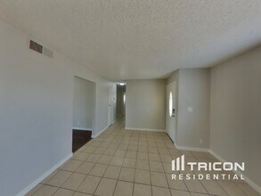 7147 Fenway Ave in Las Vegas, NV - Building Photo - Building Photo