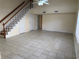 6604 Tamar Dr in Pasadena, TX - Building Photo