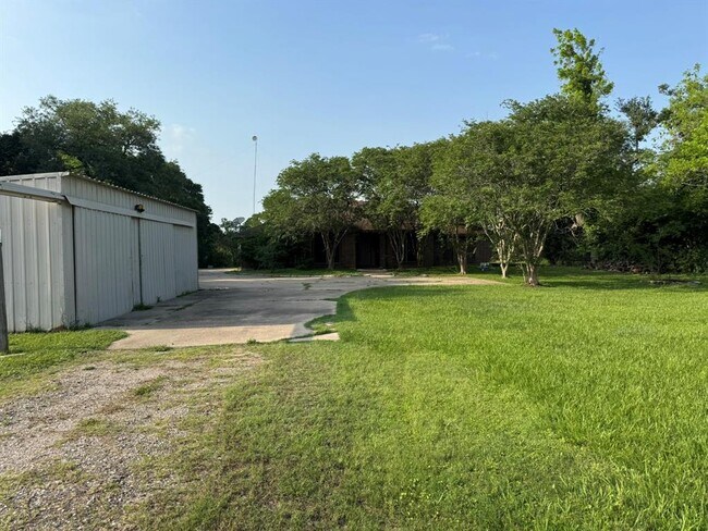 772 Riverside Dr in Palacios, TX - Building Photo - Building Photo