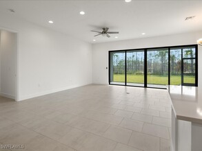 12615 Alderson Ave in Estero, FL - Foto de edificio - Building Photo