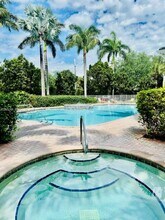 556 NW 39th Cir in Boca Raton, FL - Building Photo - Building Photo