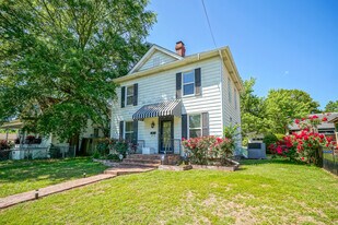 228 Henderson St in Hot Springs, AR - Building Photo