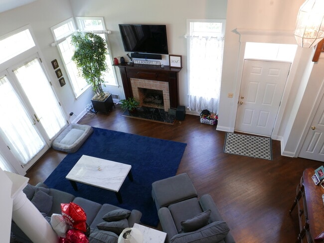 property at 8 Meadowbrook Club Way