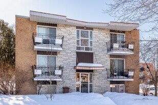 2290 Vallières Rue in Laval, QC - Building Photo