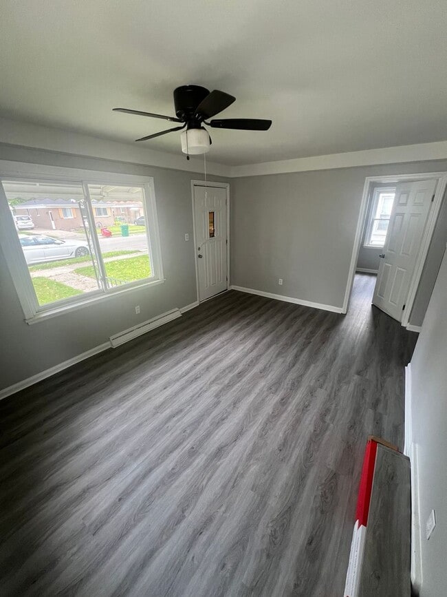 24543 Valley Ave in Eastpointe, MI - Building Photo - Building Photo